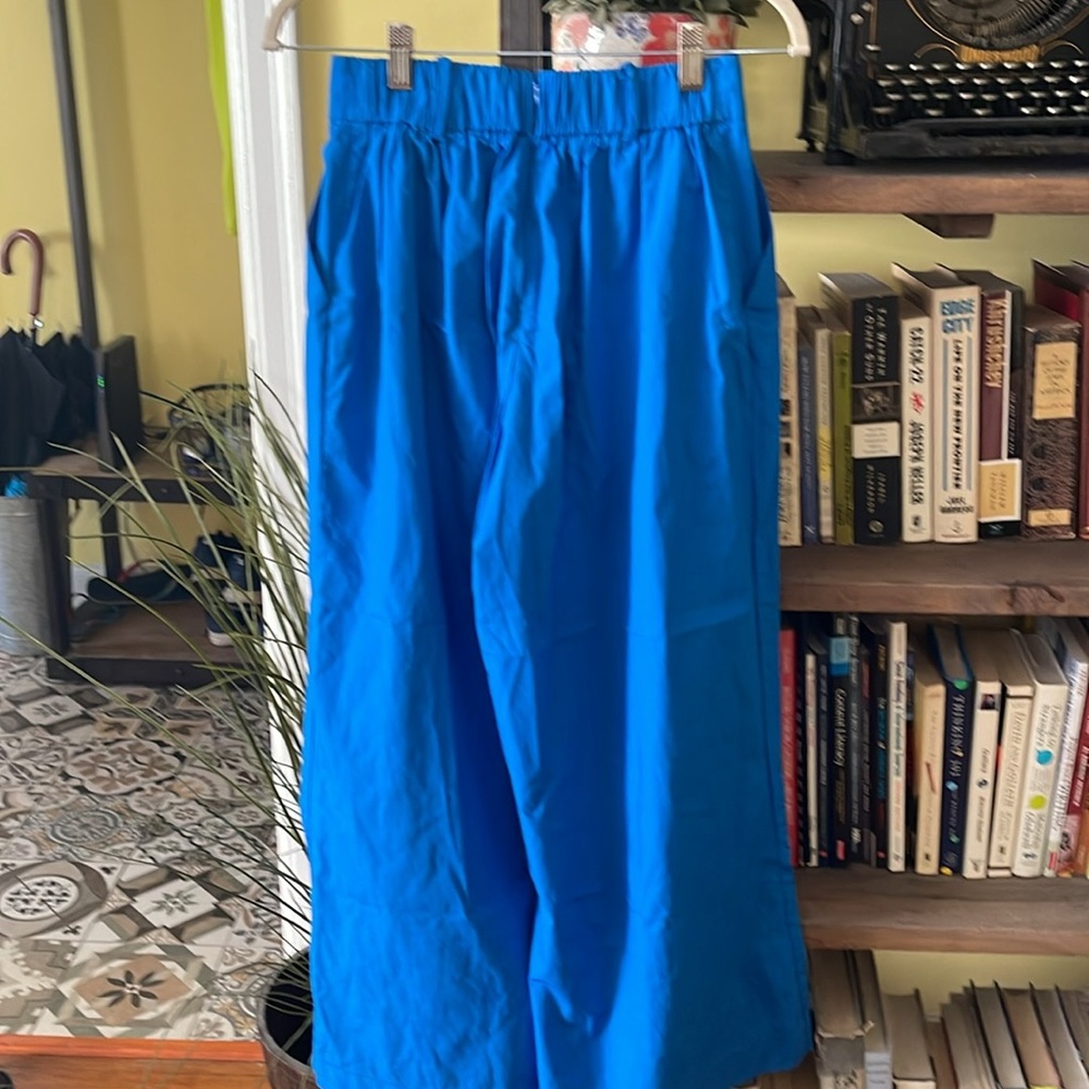 Chicwish Crop top  and pant set - Picture 5 of 9